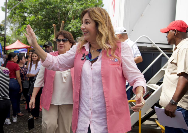 foto de portada de la publicación Gira de la Primera Dama en Veraguas lleva salud, esperanza y alegría a cientos de familias