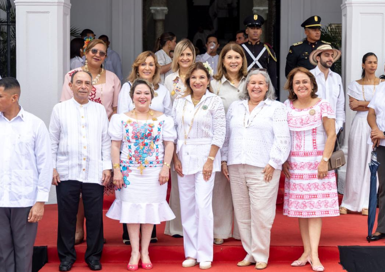 foto de portada de la publicación Nuestros símbolos patrios, el reflejo del alma panameña