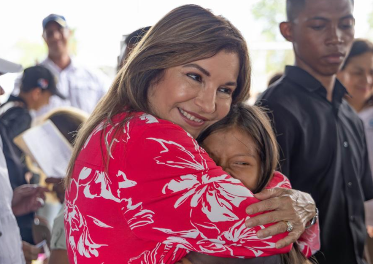 foto de portada de la publicación La entrega más linda llevó alegría y esperanza navideña a la comunidad de Piriatí Emberá, en Chepo