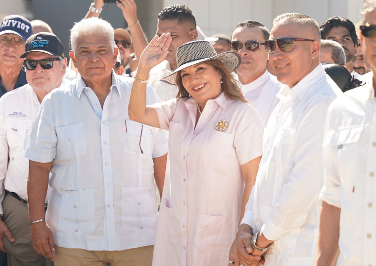 foto de portada de la publicación Primera Dama acompaña al Presidente en su primera gira de trabajo del 2026 en Chitré