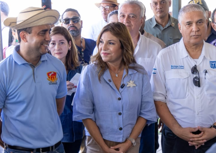 foto de portada de la publicación Hospital Joaquín Pablo Franco Sayas recibe generadora atmosférica de agua para fortalecer la atención de pacientes