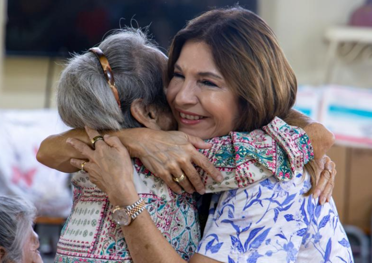 foto de portada de la publicación Despacho de la Primera Dama fortalece la atención de adultos mayores en el CEDAAM de Las Lajas